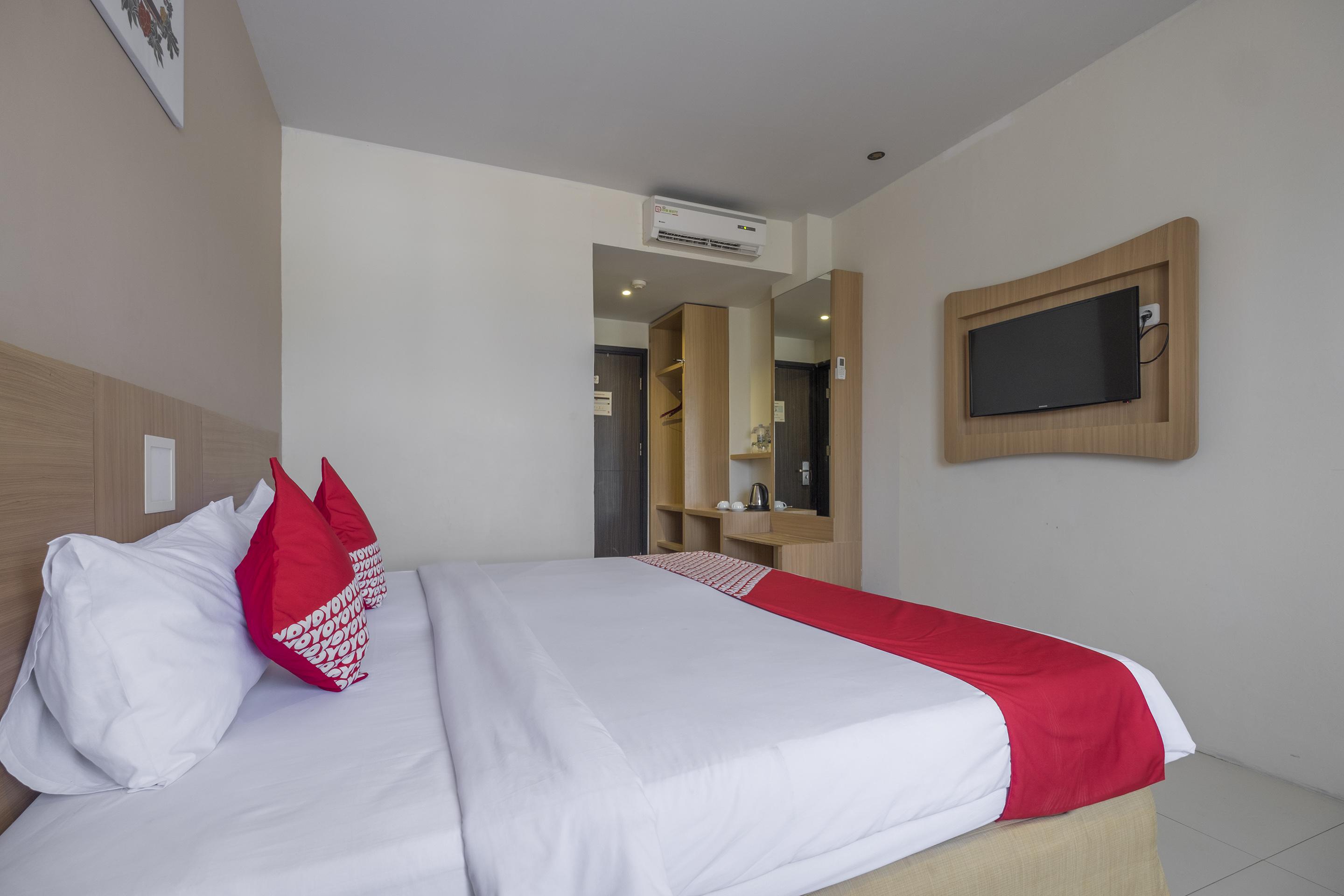 Collection O 1279 Hotel Grand Celino Makassar Exterior foto