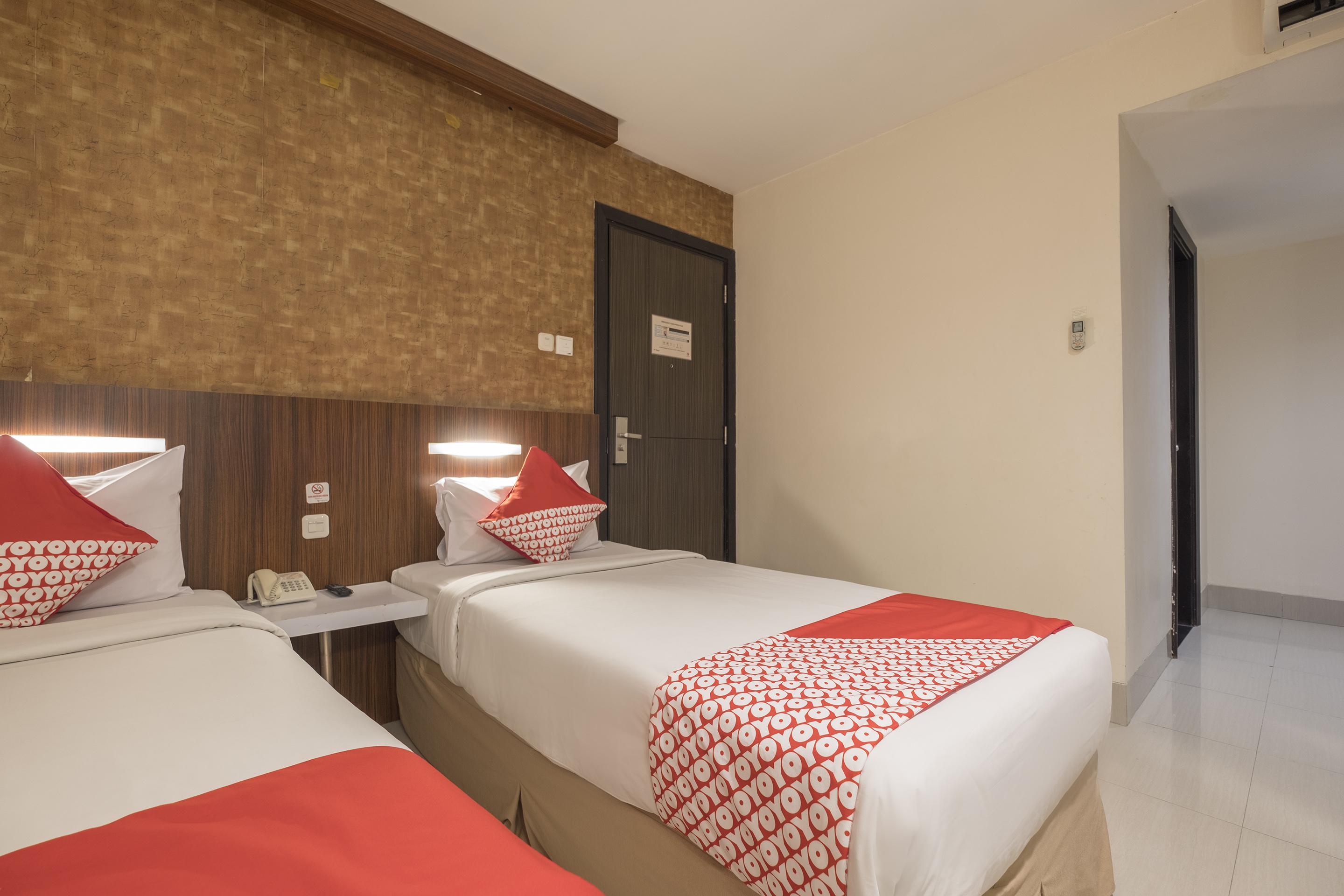 Collection O 1279 Hotel Grand Celino Makassar Exterior foto