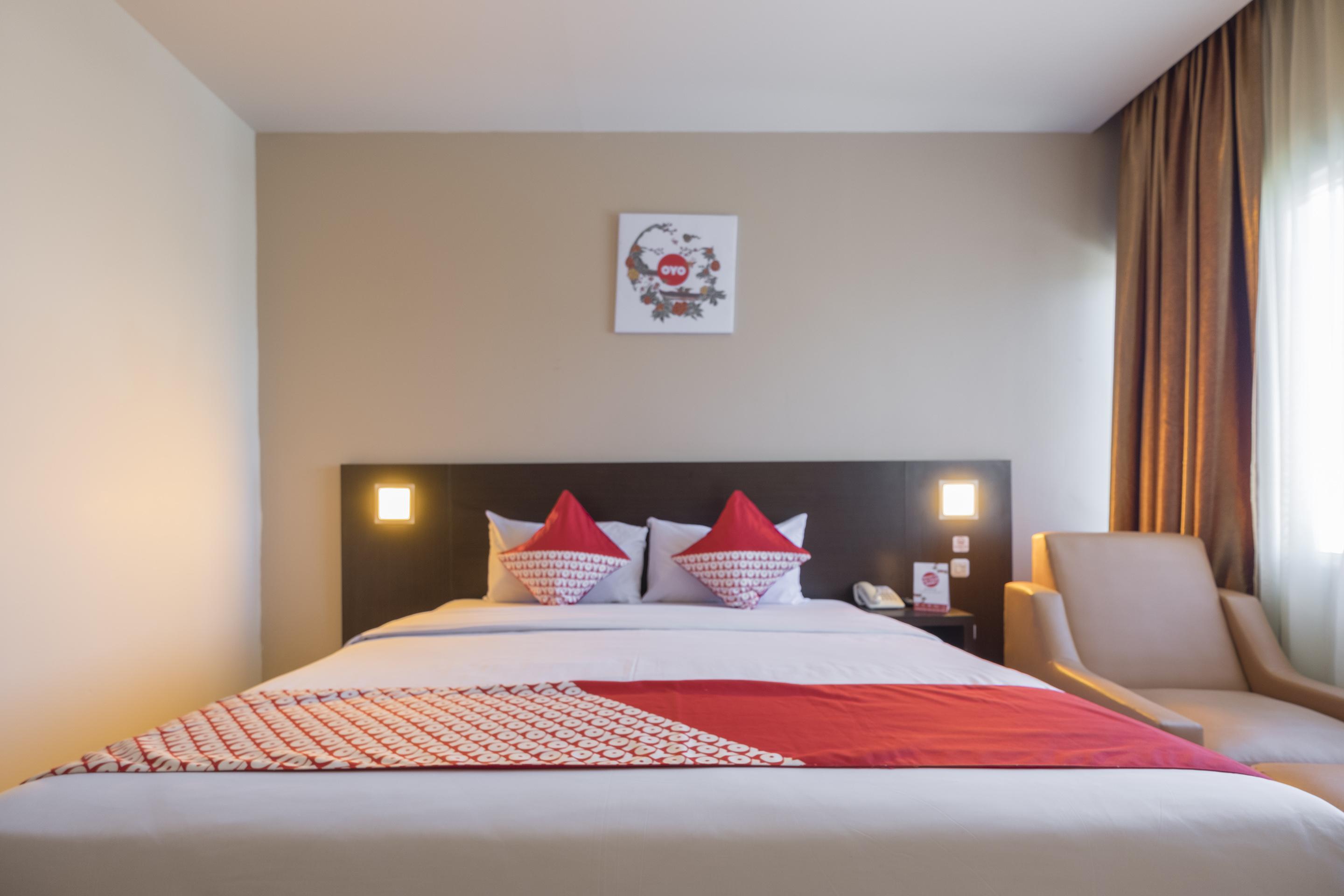 Collection O 1279 Hotel Grand Celino Makassar Exterior foto