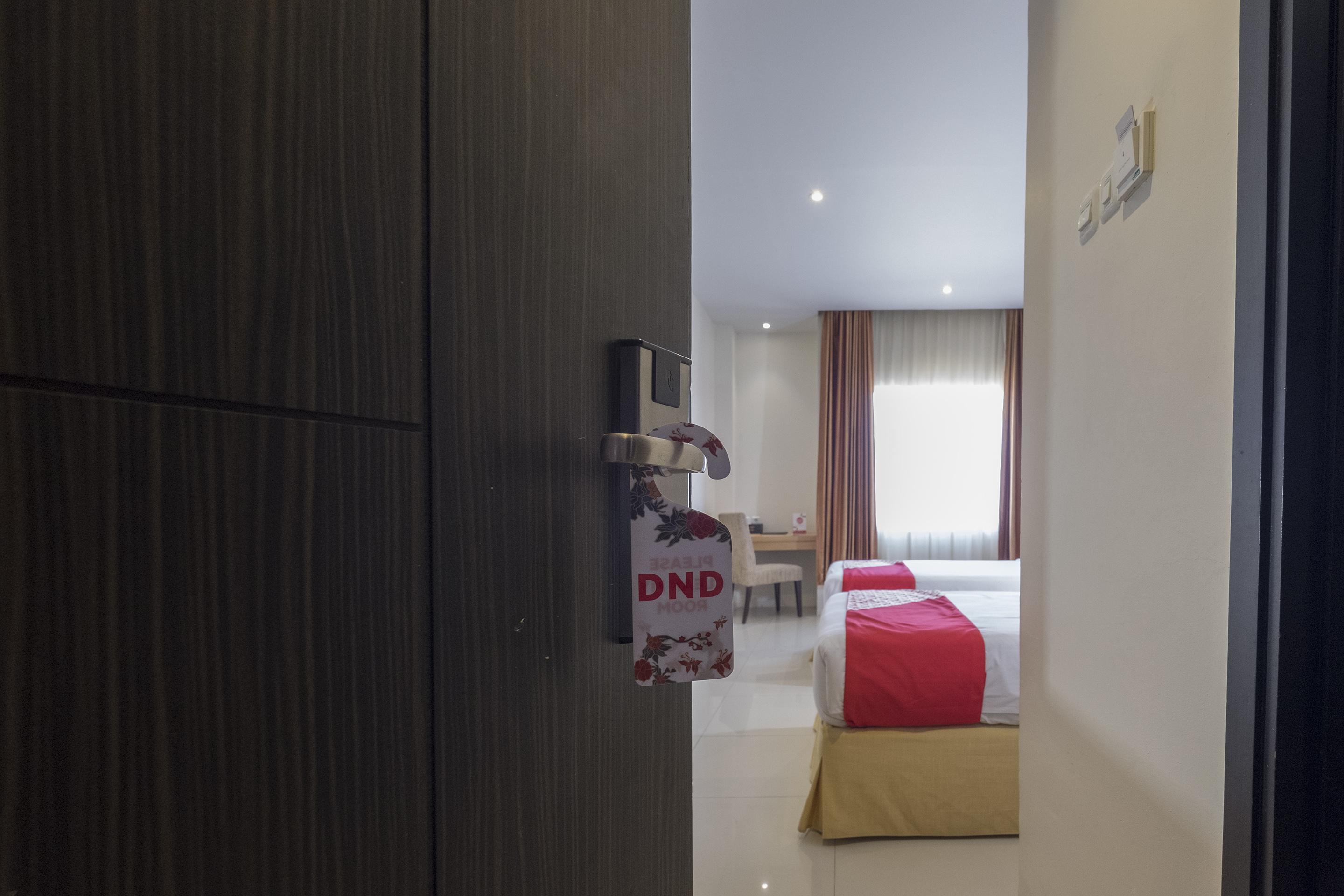 Collection O 1279 Hotel Grand Celino Makassar Exterior foto