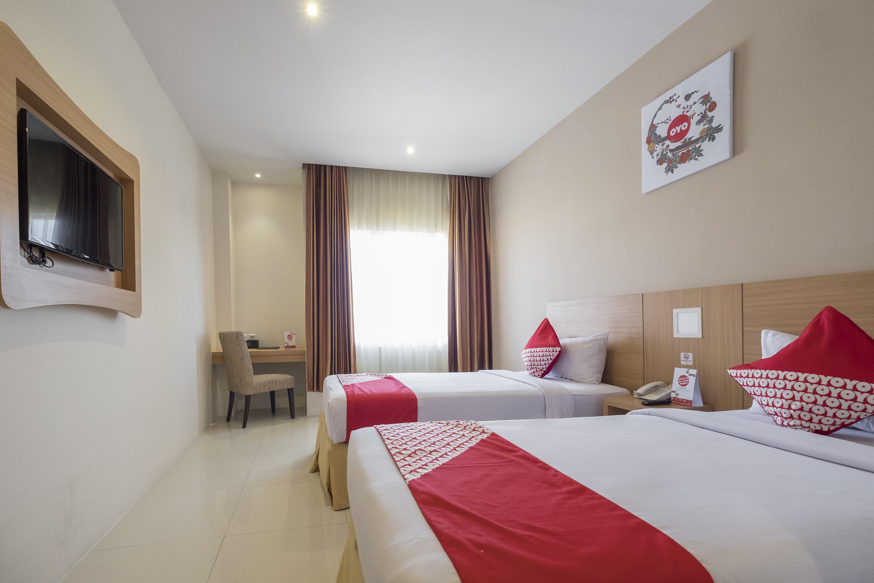 Collection O 1279 Hotel Grand Celino Makassar Exterior foto