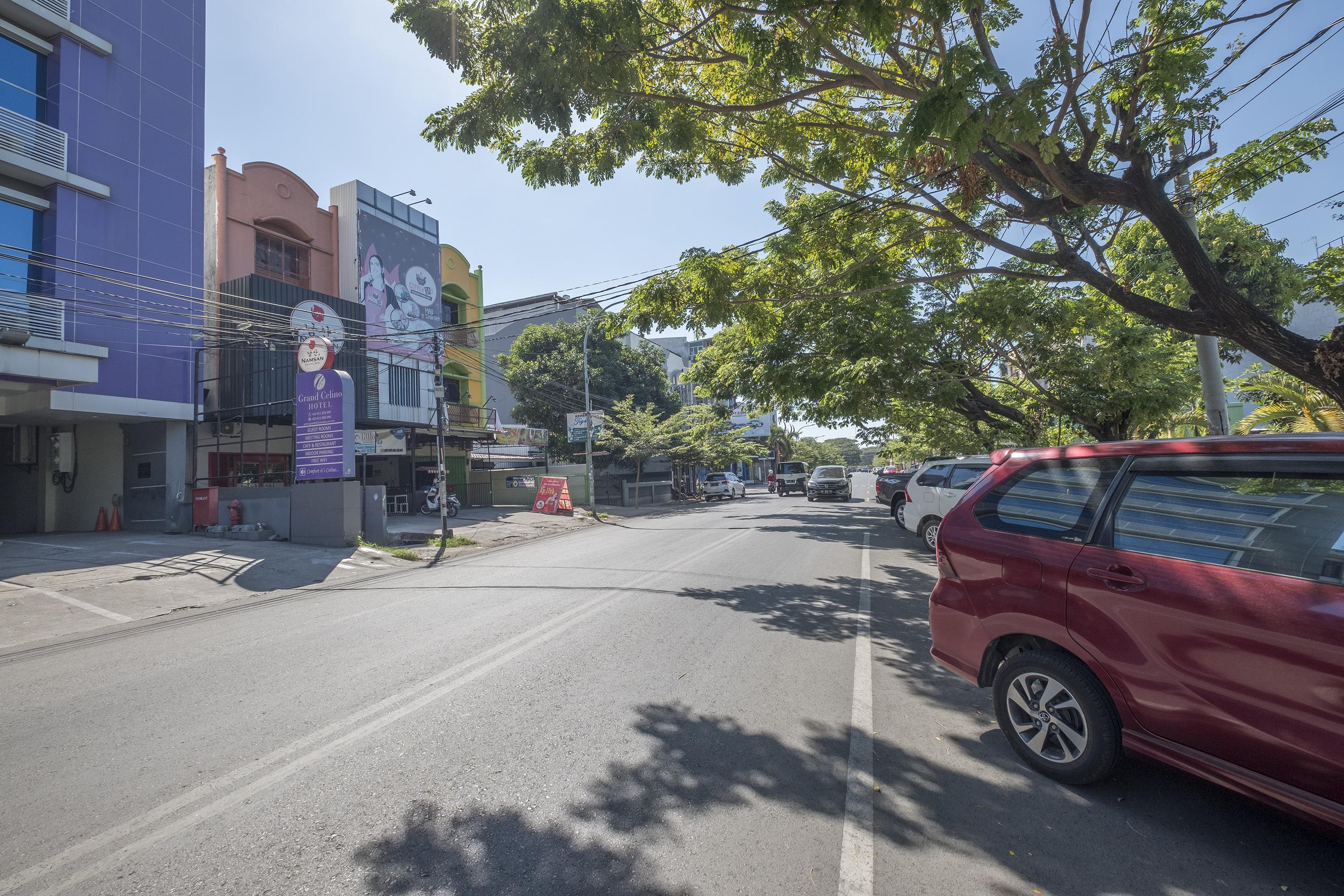 Collection O 1279 Hotel Grand Celino Makassar Exterior foto