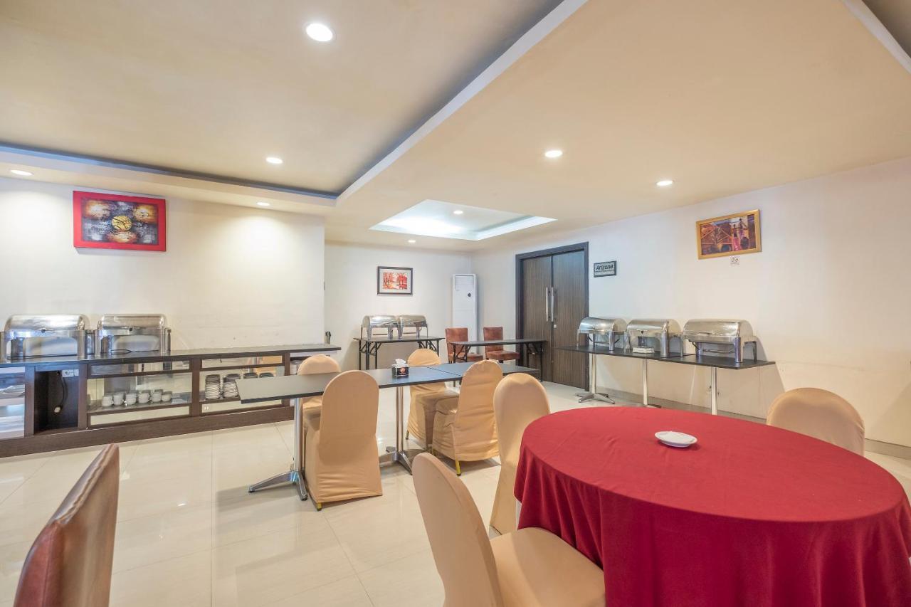 Collection O 1279 Hotel Grand Celino Makassar Exterior foto